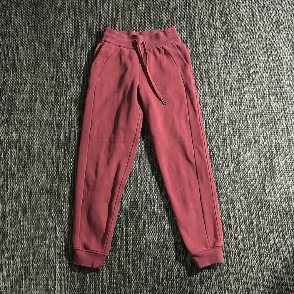 Lululemon Scuba High Rise Jogger Light Cotton Terry Mulled Wine Size 2